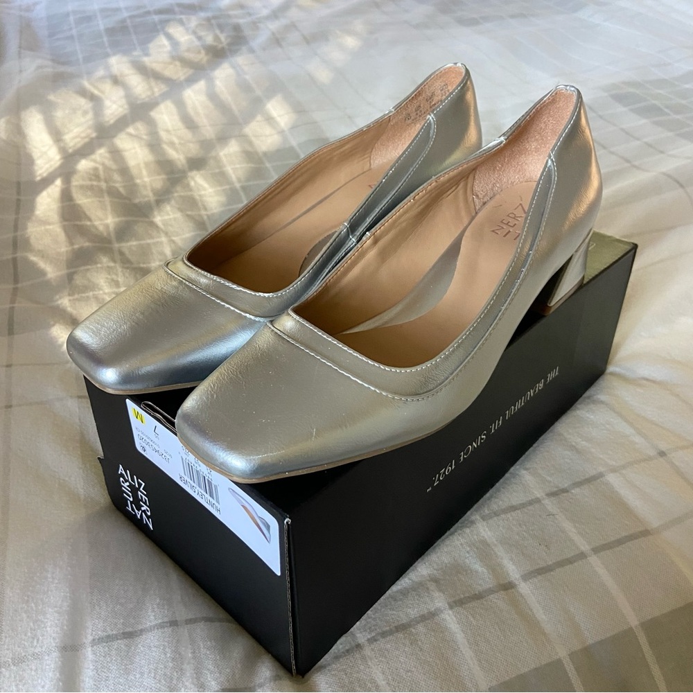 Naturalizer Women's Silver Heels